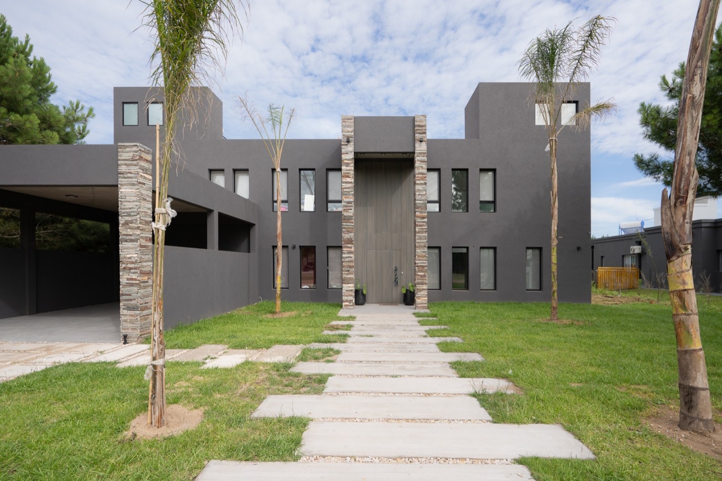 Casa en venta 7 ambientes - La Herradura - Espectacular