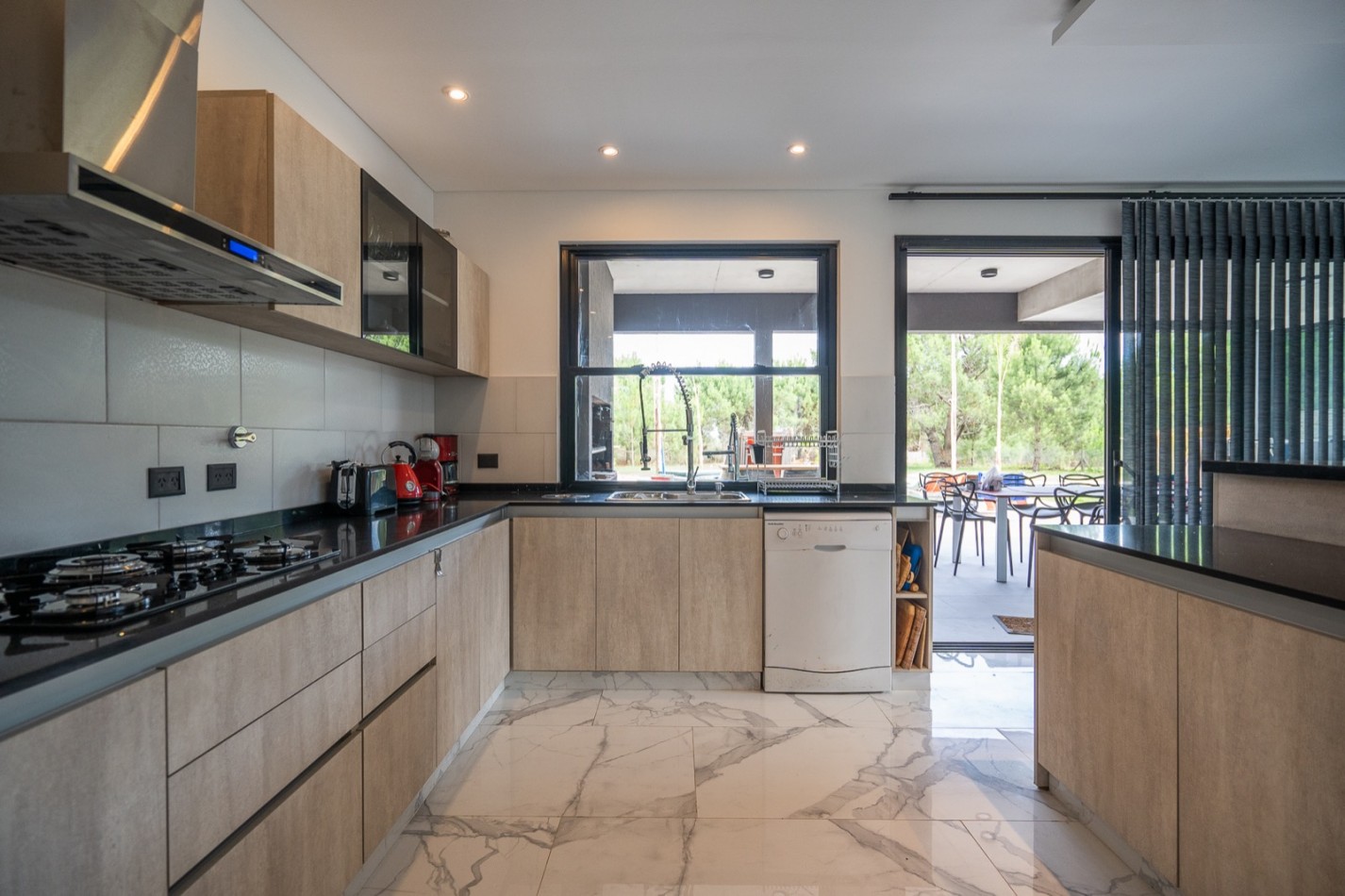 Casa en venta 7 ambientes - La Herradura - Espectacular