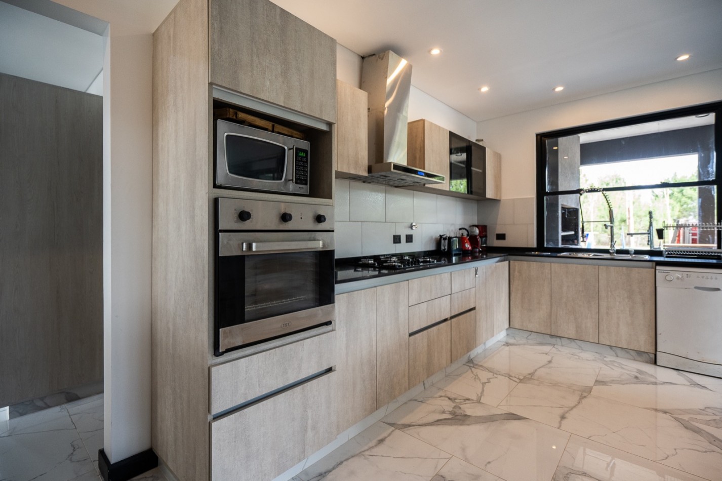 Casa en venta 7 ambientes - La Herradura - Espectacular