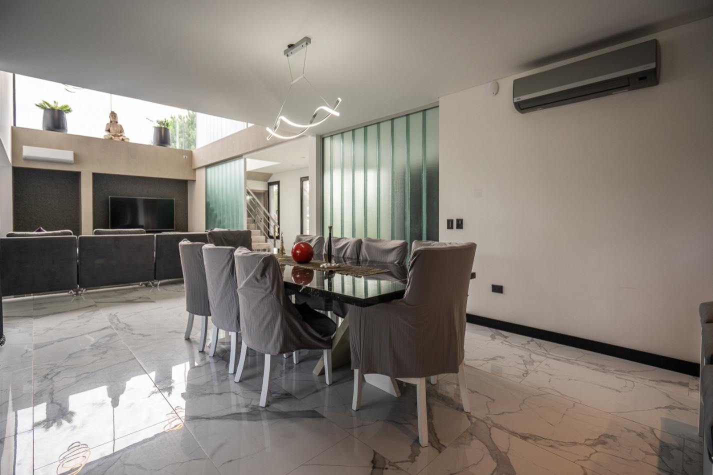 Casa en venta 7 ambientes - La Herradura - Espectacular