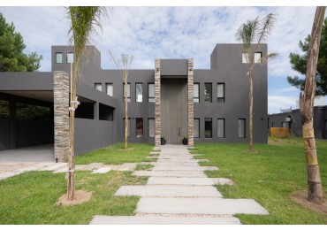 Casa en venta 7 ambientes - La Herradura - Espectacular